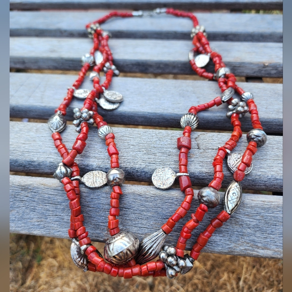 Vintage Fawx Coral and Silver Beaded Necklace